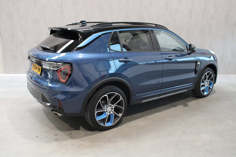 Vehicle Image 10