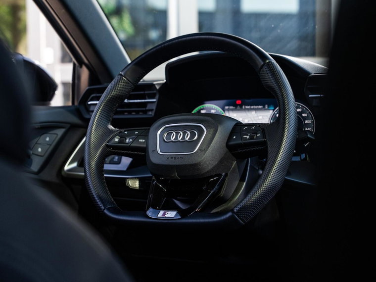 Vehicle Image 30