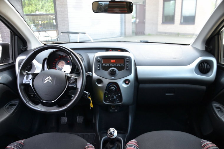 Vehicle Image 7