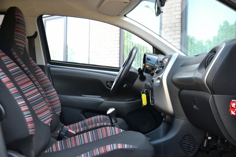 Vehicle Image 8