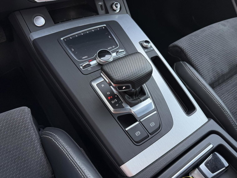 Vehicle Image 23
