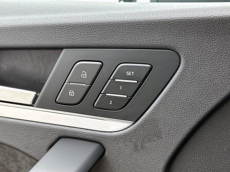 Vehicle Image 27