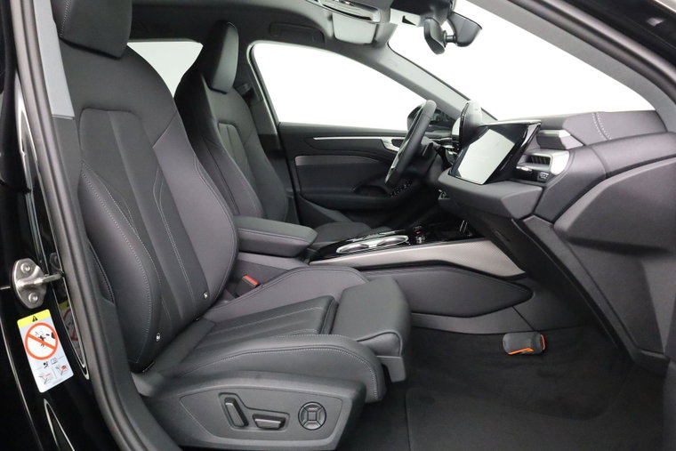 Vehicle Image 40