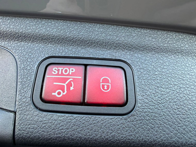 Vehicle Image 24