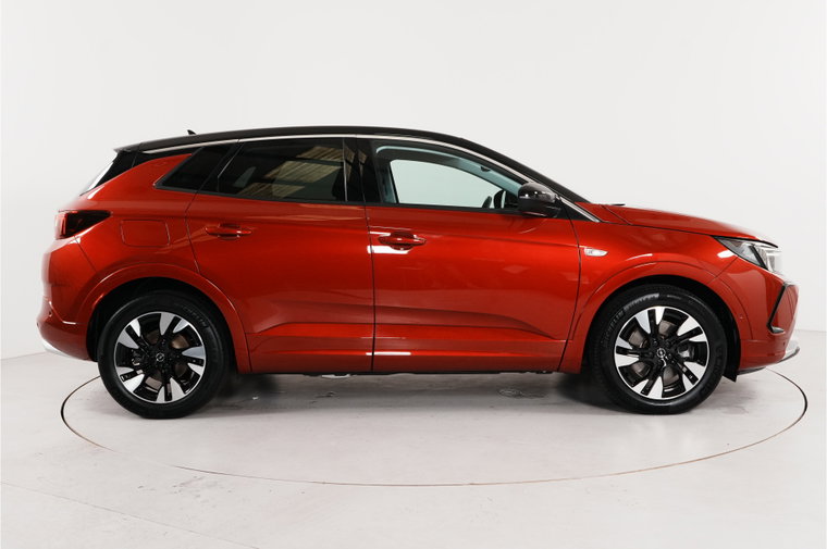 Vehicle Image 4