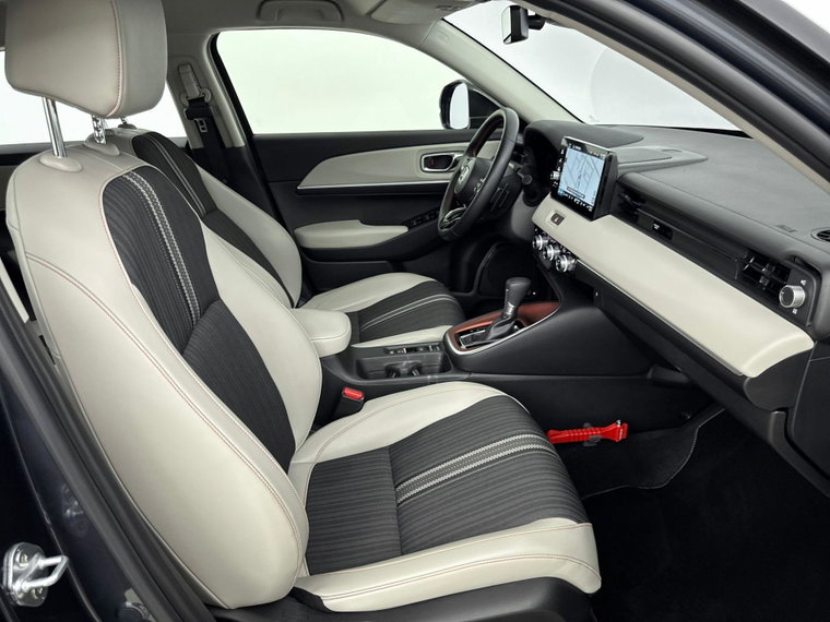 Vehicle Image 32