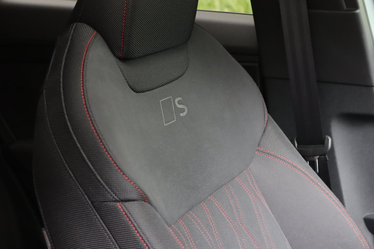 Vehicle Image 32