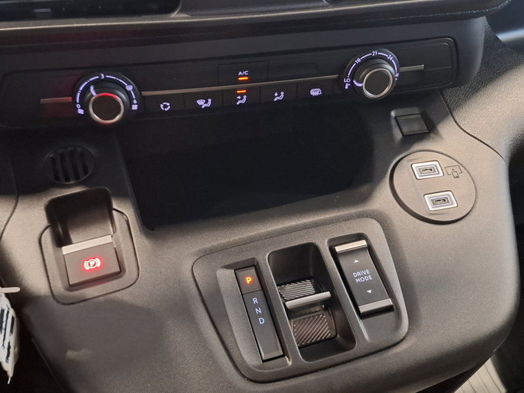 Vehicle Image 28