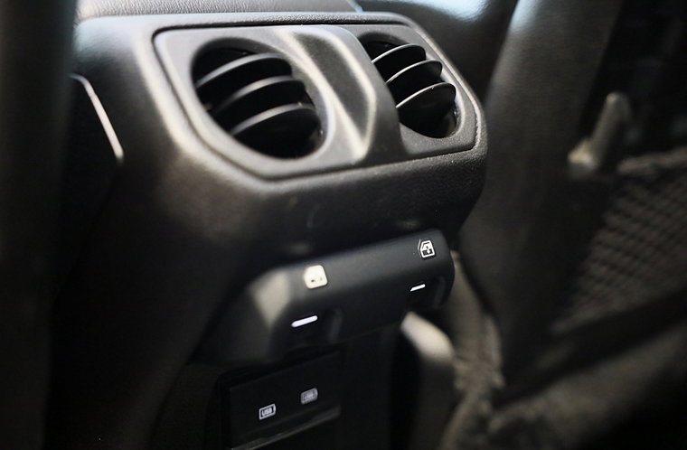 Vehicle Image 30