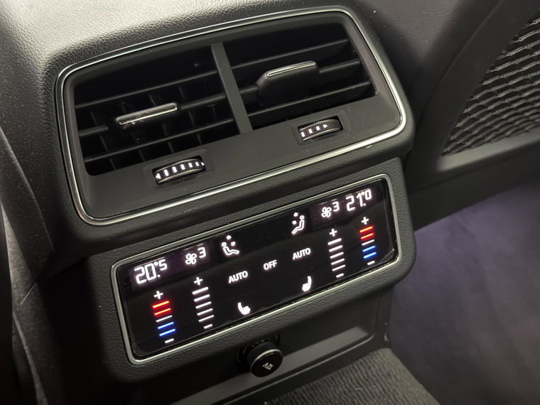 Vehicle Image 27