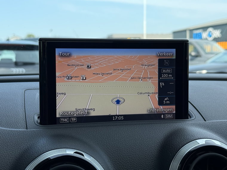 Vehicle Image 38