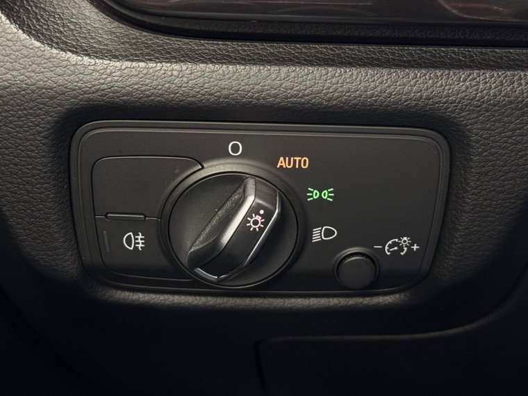 Vehicle Image 52