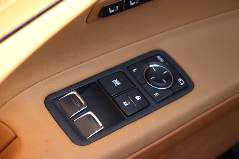 Vehicle Image 23