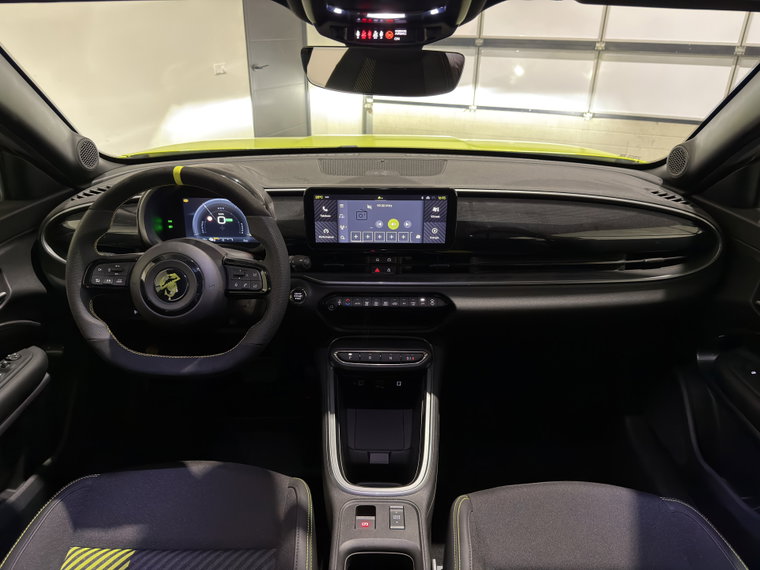 Vehicle Image 26