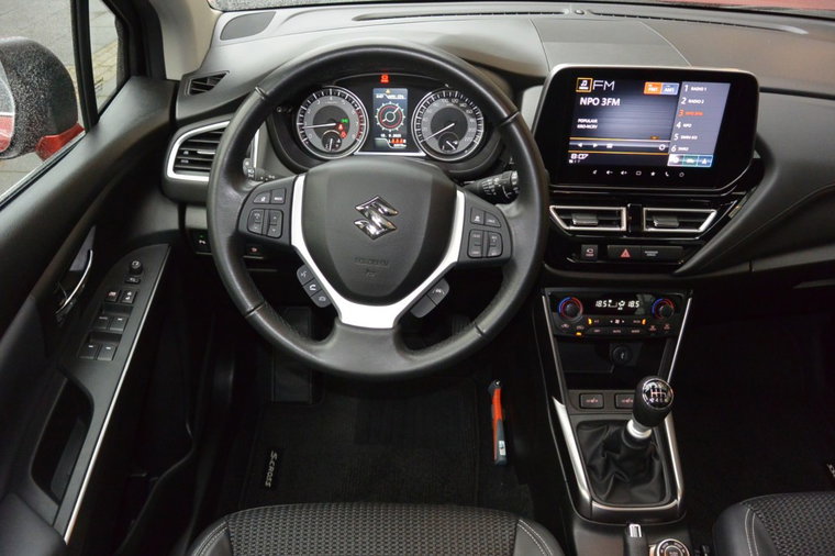 Vehicle Image 25
