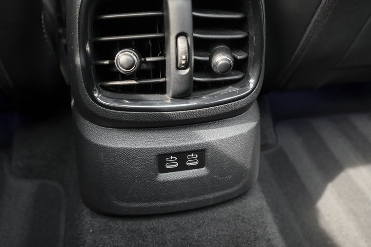 Vehicle Image 45