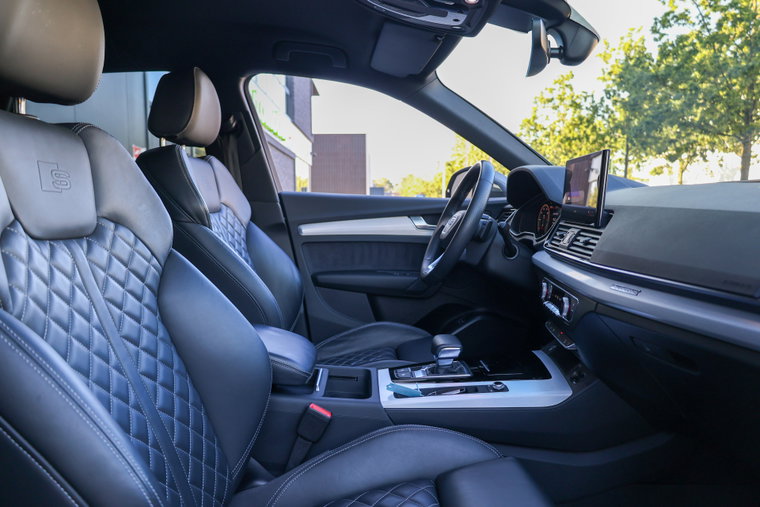 Vehicle Image 15