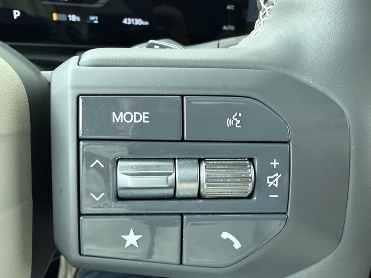 Vehicle Image 27