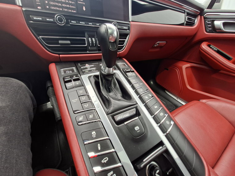Vehicle Image 24