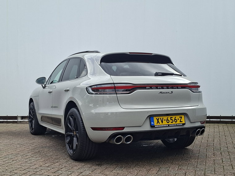 Vehicle Image 32