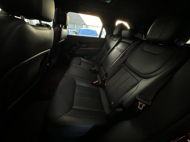 Vehicle Image 36