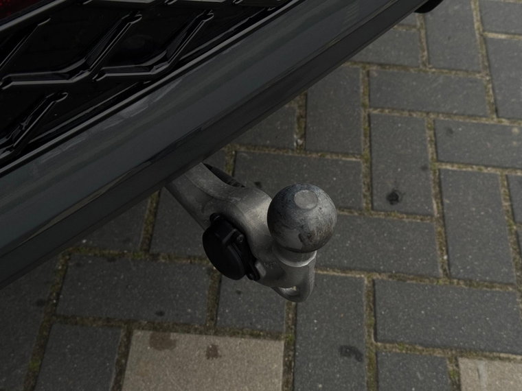 Vehicle Image 43