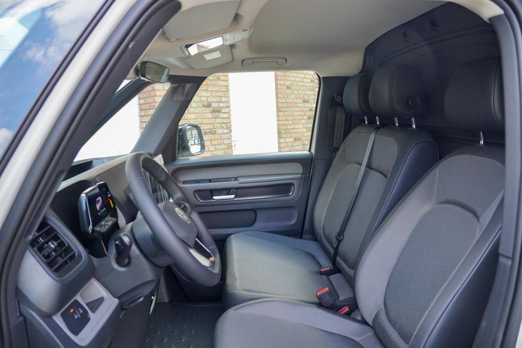 Vehicle Image 16