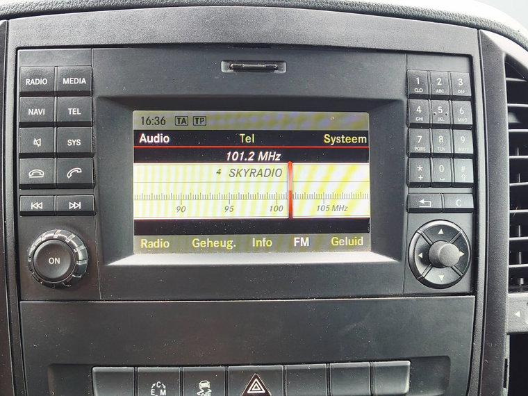 Vehicle Image 25