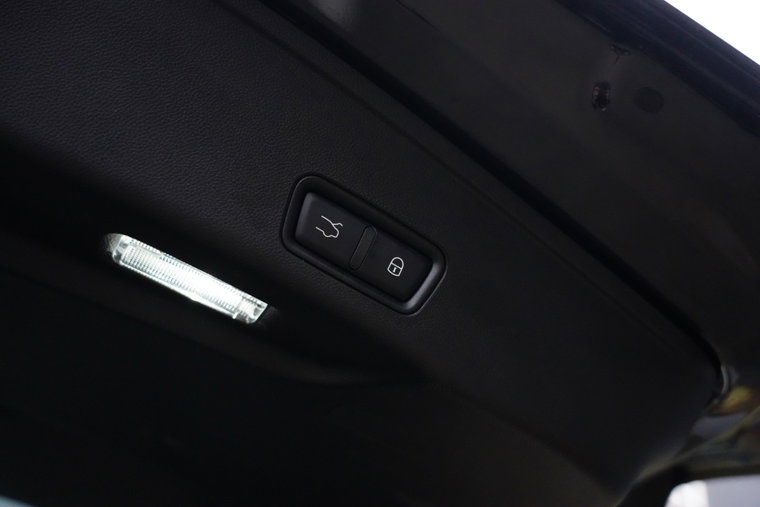 Vehicle Image 37