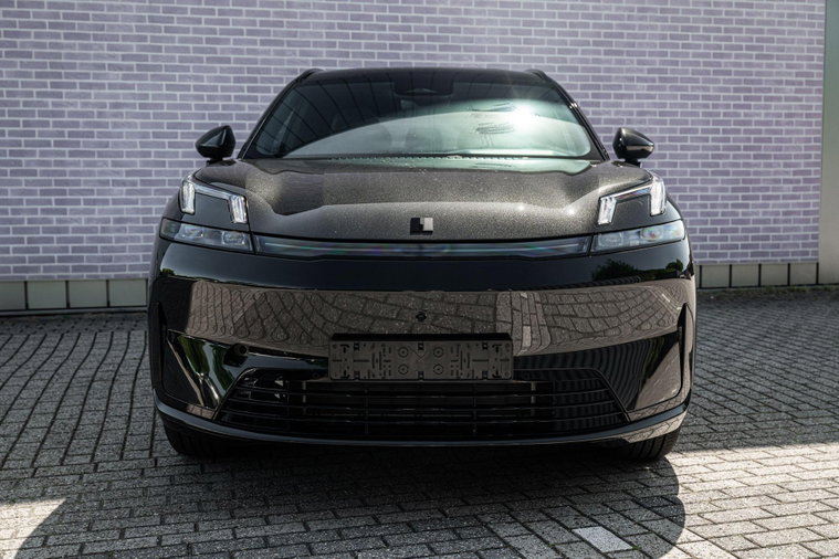 Vehicle Image 9