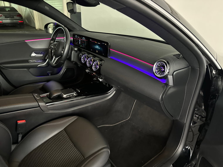 Vehicle Image 28