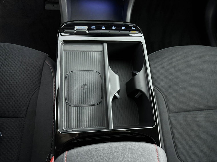 Vehicle Image 24