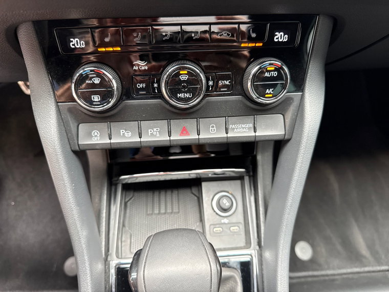 Vehicle Image 29