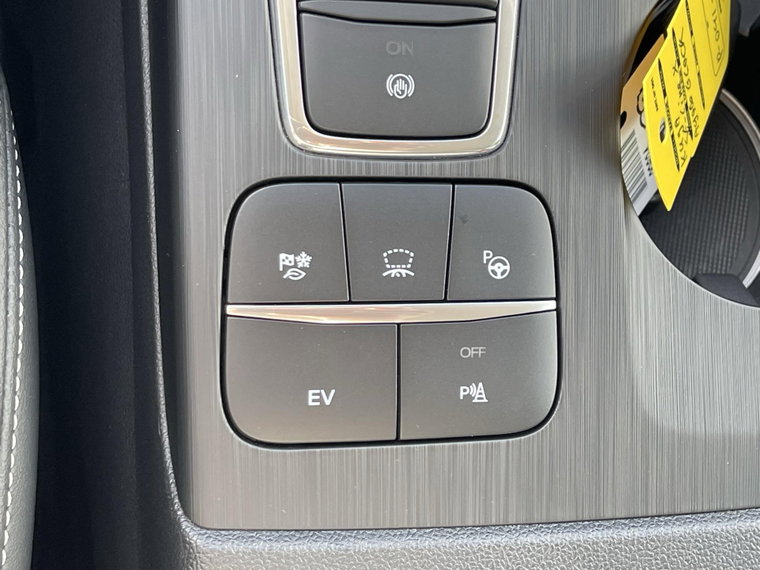 Vehicle Image 26