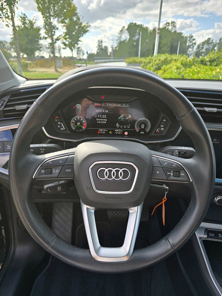 Vehicle Image 35
