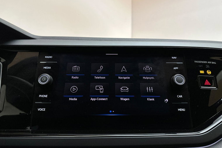 Vehicle Image 25