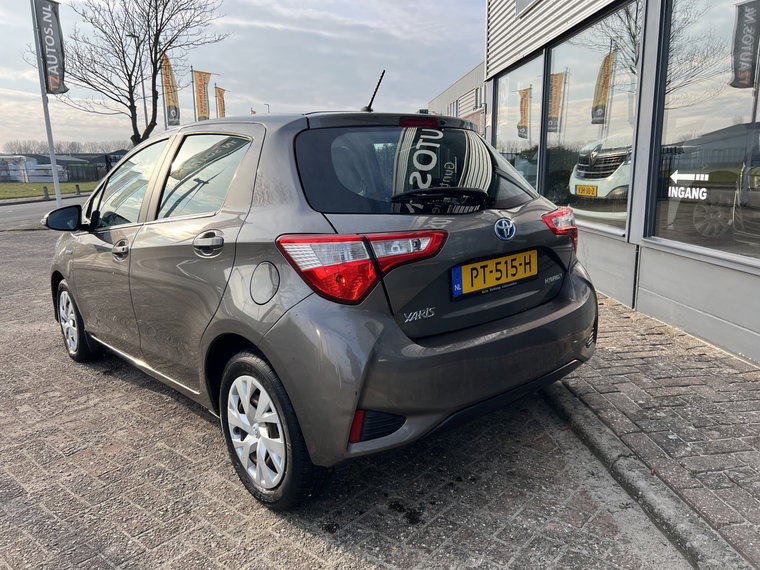 Vehicle Image 16