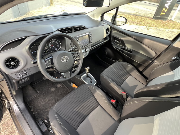 Vehicle Image 30