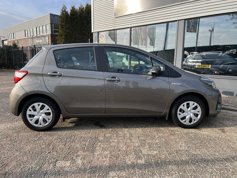 Vehicle Image 32