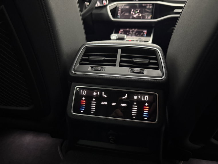 Vehicle Image 38