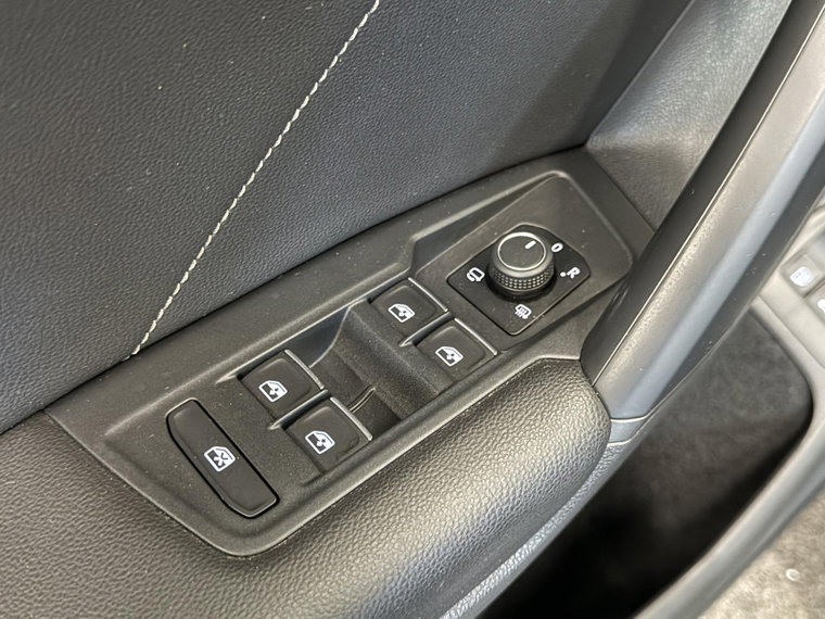 Vehicle Image 27