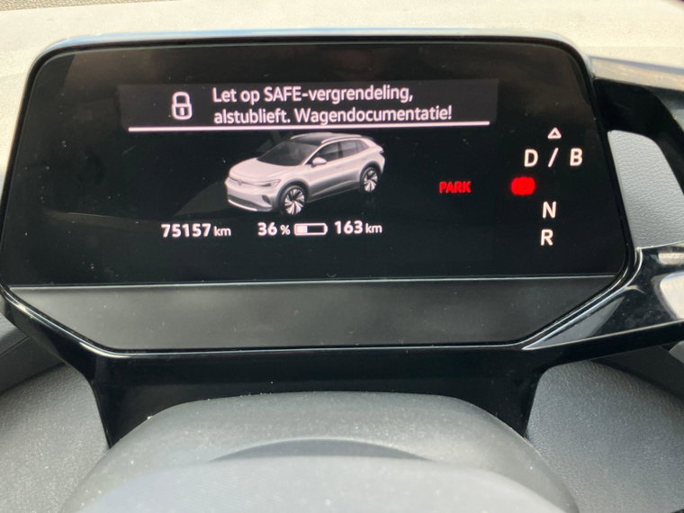 Vehicle Image 25