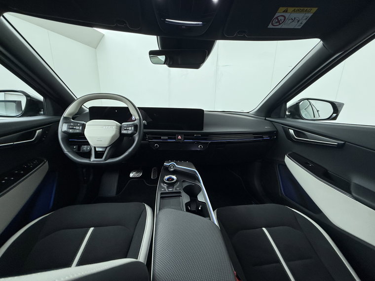 Vehicle Image 36