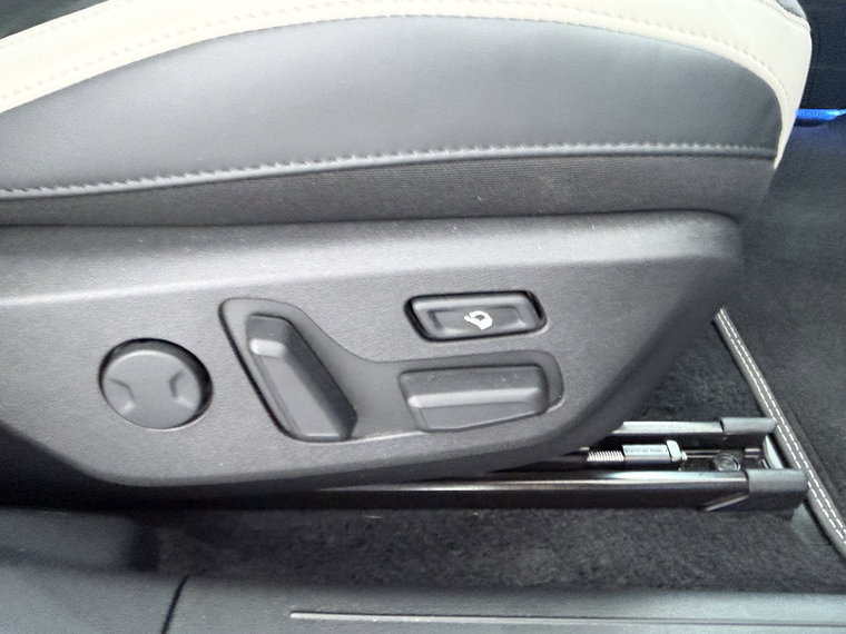 Vehicle Image 41