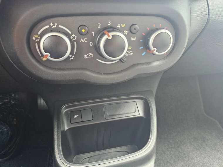 Vehicle Image 26