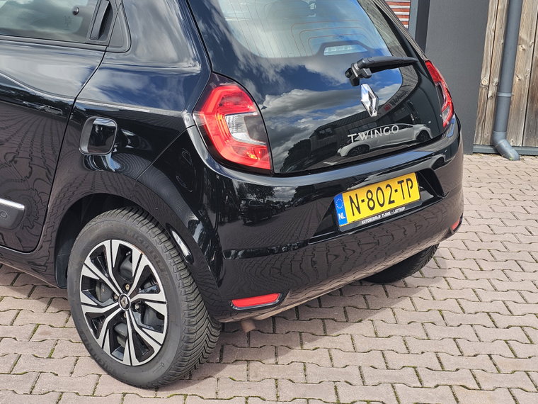 Vehicle Image 33