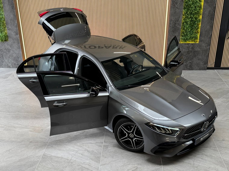 Vehicle Image 26
