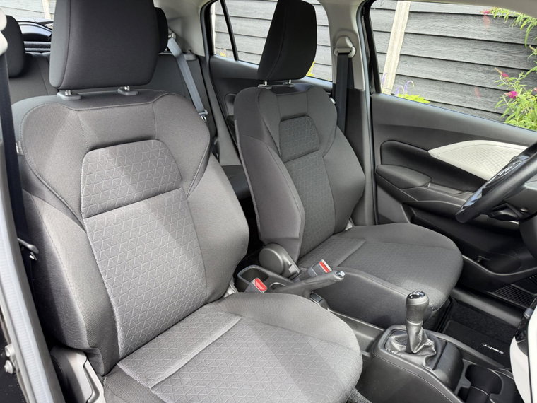 Vehicle Image 14