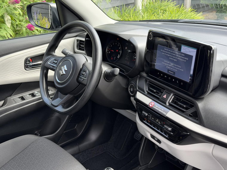 Vehicle Image 16