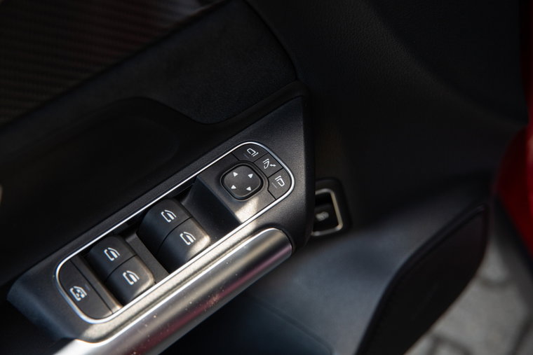 Vehicle Image 25